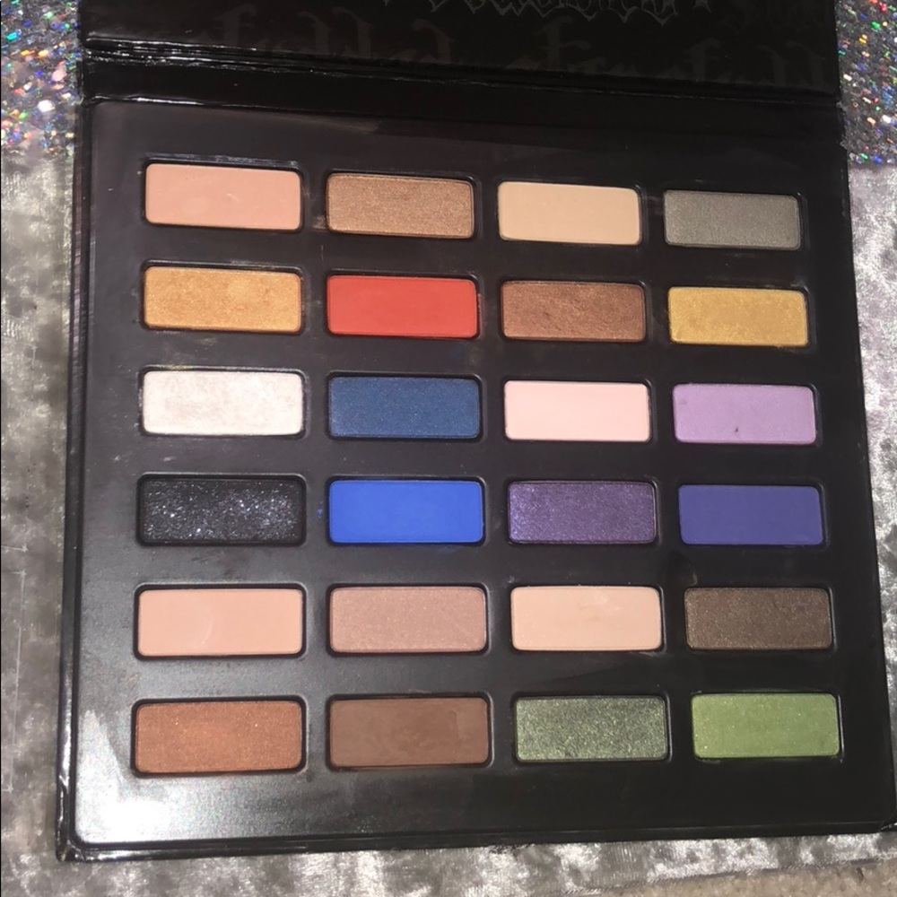 Kat Von D Star Studded Eyeshadow Book